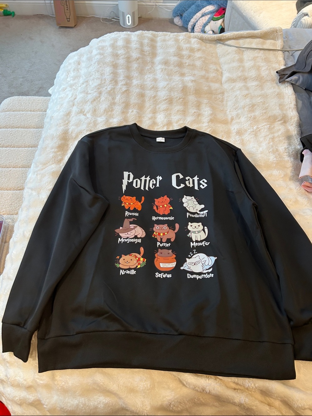 Black Potter Cats Graphic Cat-Themed Sweatshirt for Cat Lovers